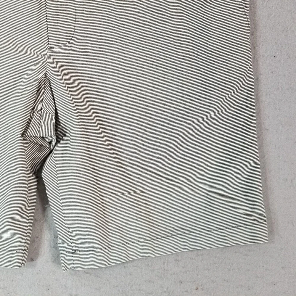 Banana Republic City short shorts men's 38 x 10 white striped cotton Bermuda NEW
